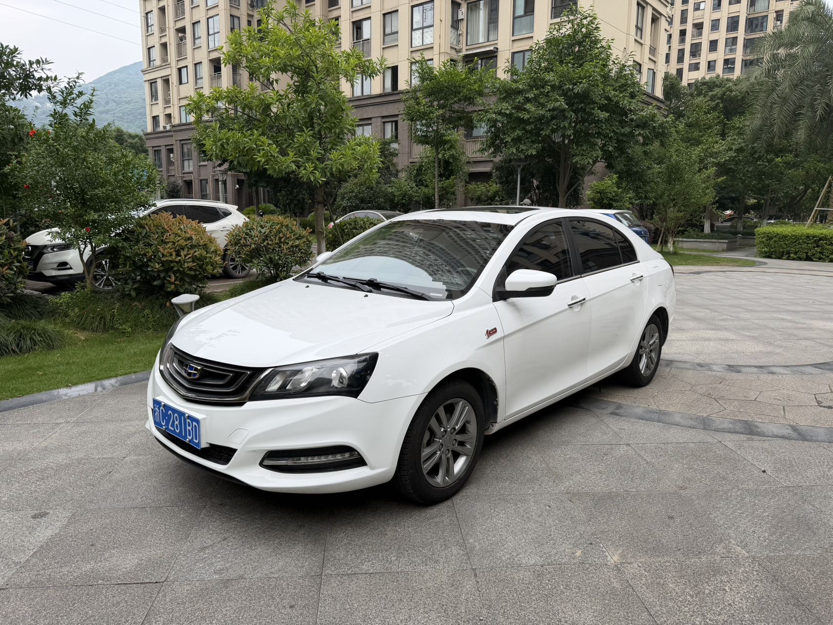 GEELY Emgrand 2017 car image 