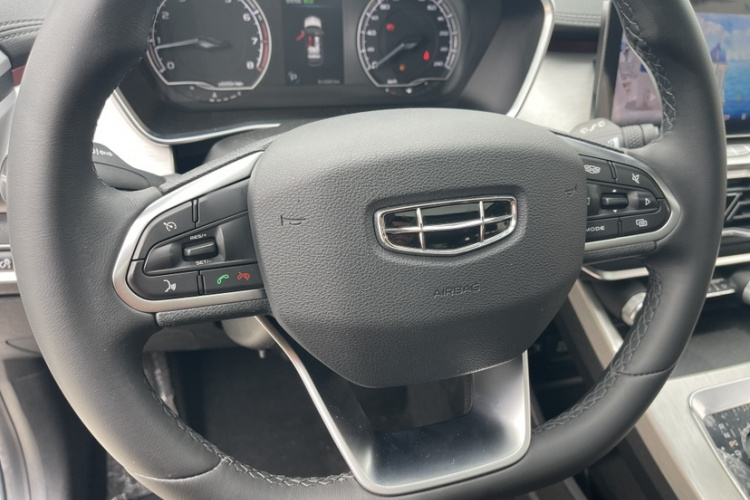 GEELY Coolray 2021 #12 GEELY Coolray 2021 car image #12