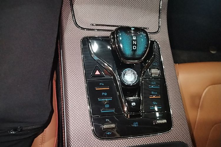BYD Han 2022 car image #14