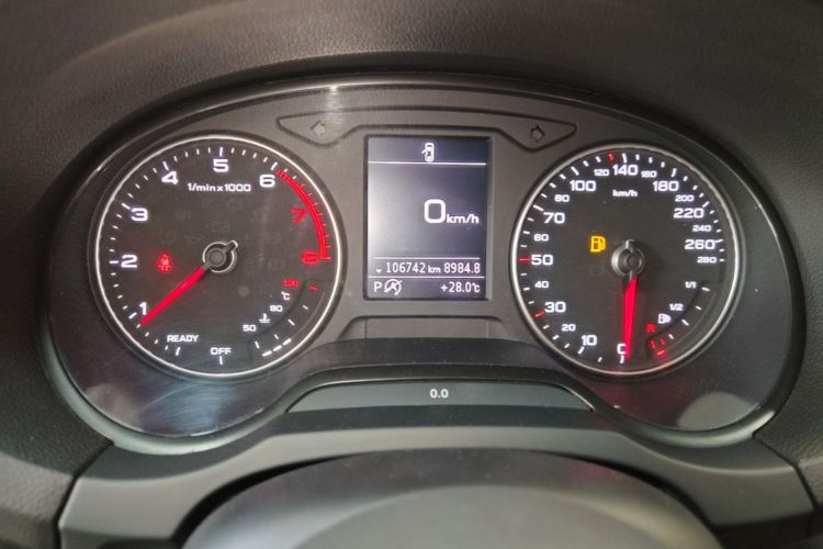 Audi A3 2019 immagine di auto #16