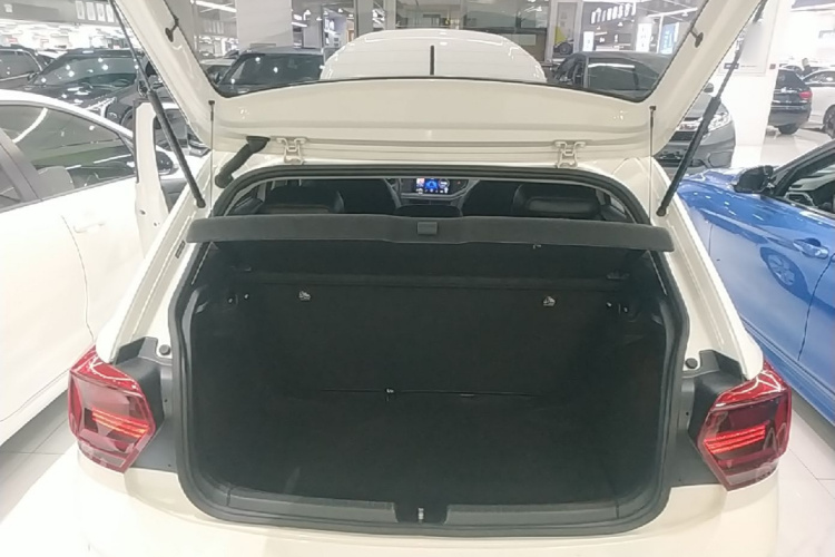 Volkswagen Polo 2020 car image #21