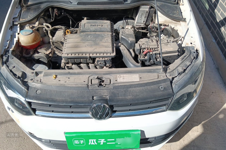 Volkswagen Polo 2015 car image #22