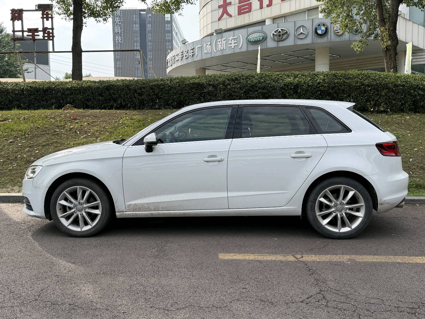Audi A3 2016 car image #12