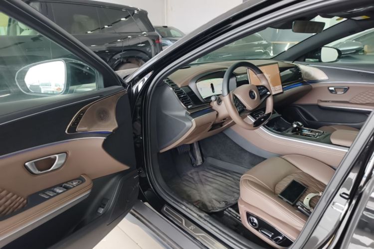 BYD Han 2024 car image #16