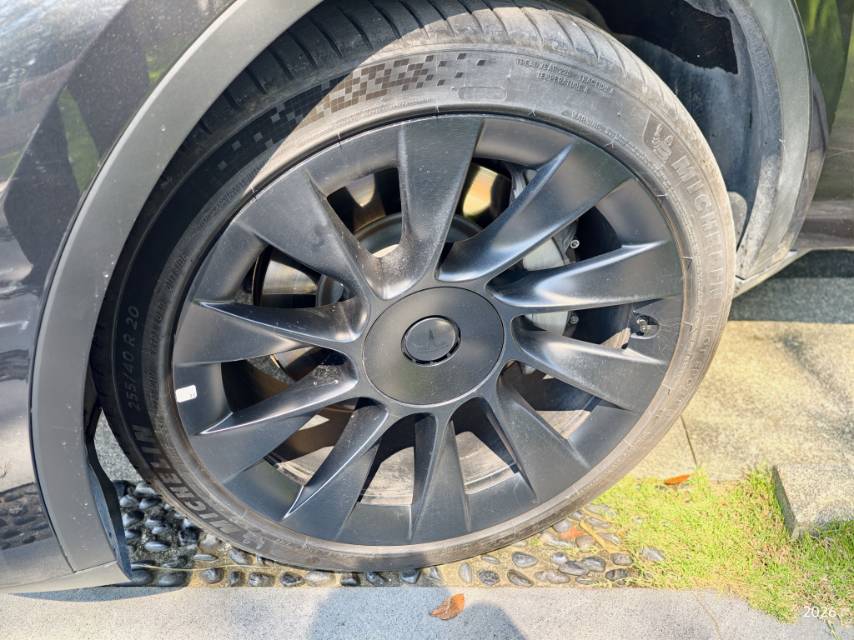 Tesla Model Y 2024 imagen de coche #12