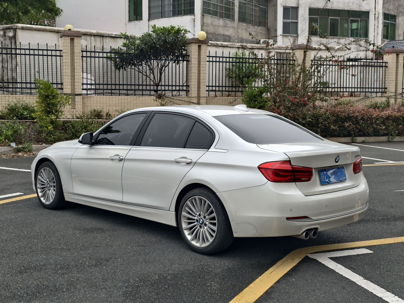 BMW 3 Series 2019 #5 BMW 3 Series 2019 car image #5