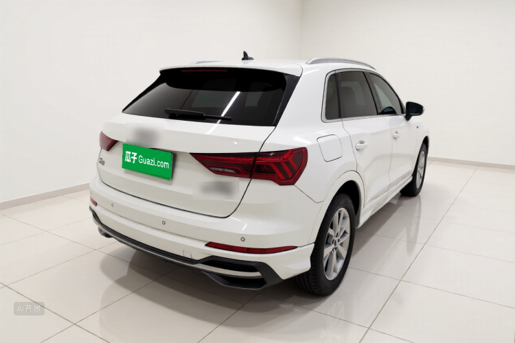 Audi Q3 2020 car image #7