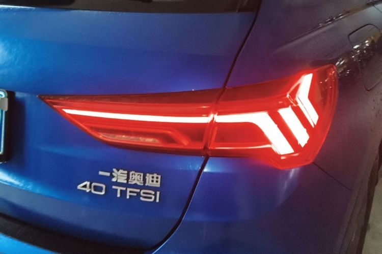 Audi Q3 2019 #8 Audi Q3 2019 car image #8