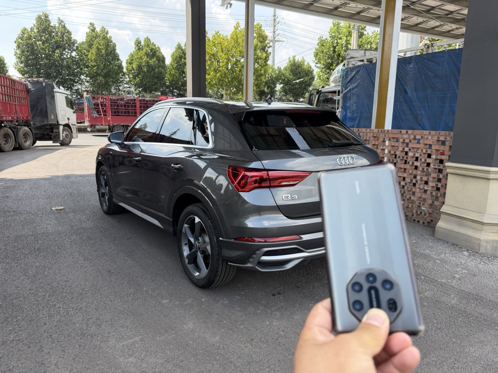 Audi Q3 2023 car image #5