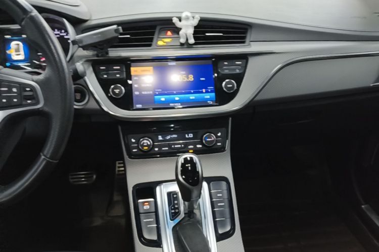GEELY Emgrand GS 2016 car image #13