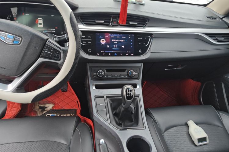 GEELY Emgrand 2019 car image #13
