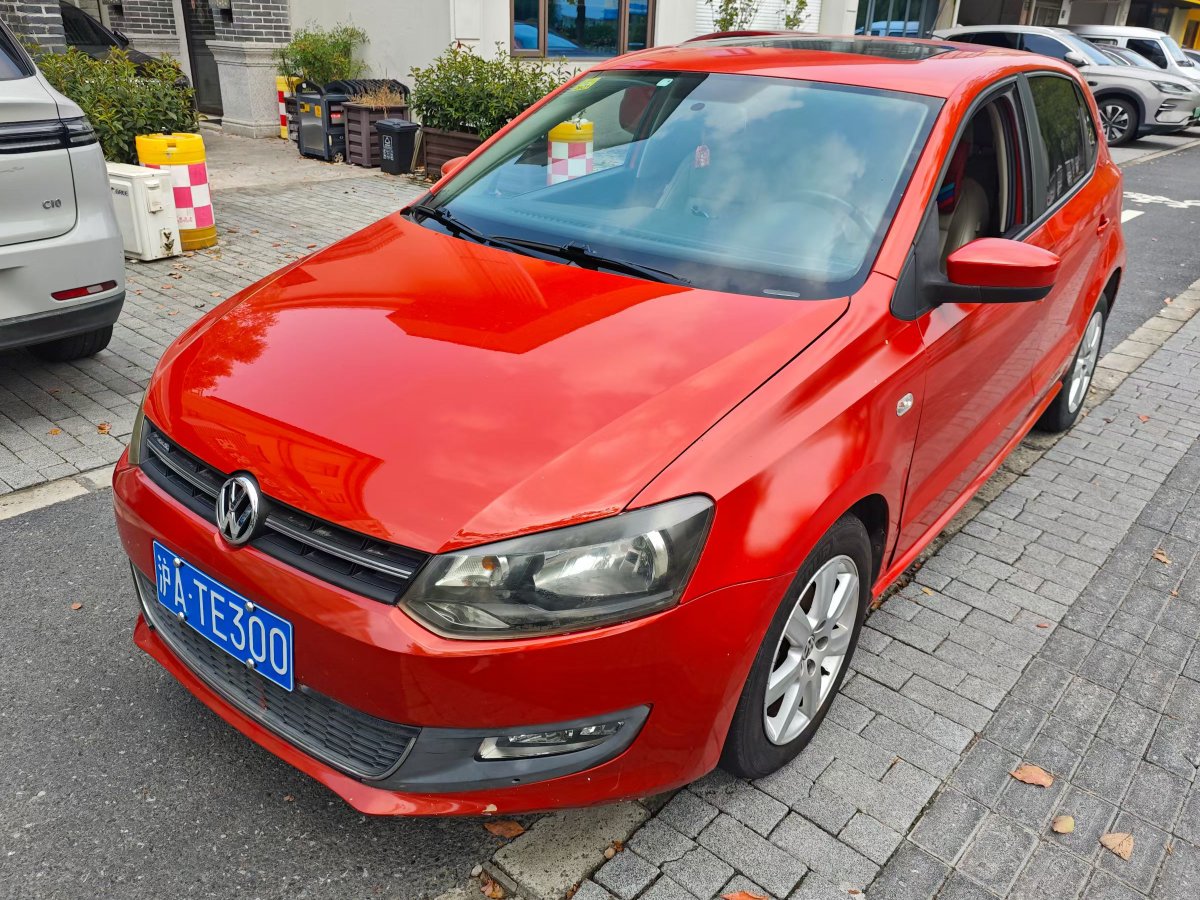 Volkswagen Polo 2011 Volkswagen Polo 2011 car image