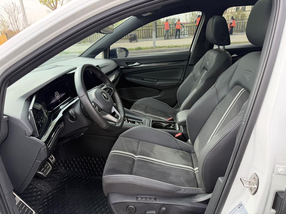Volkswagen Golf 2022 car image #24