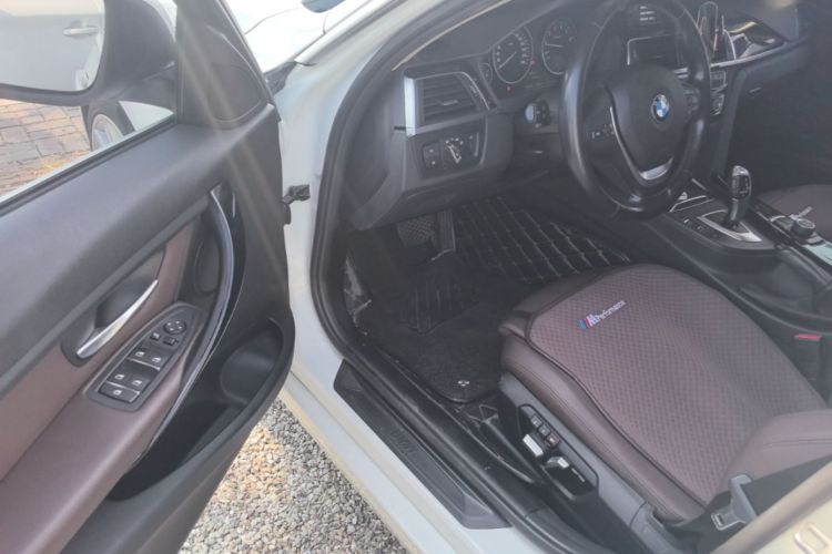 BMW 3 Series 2017 #16 BMW 3 Series 2017 car image #16