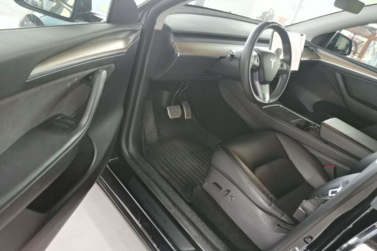 Tesla Model Y 2021 #16 Tesla Model Y 2021 car image #16