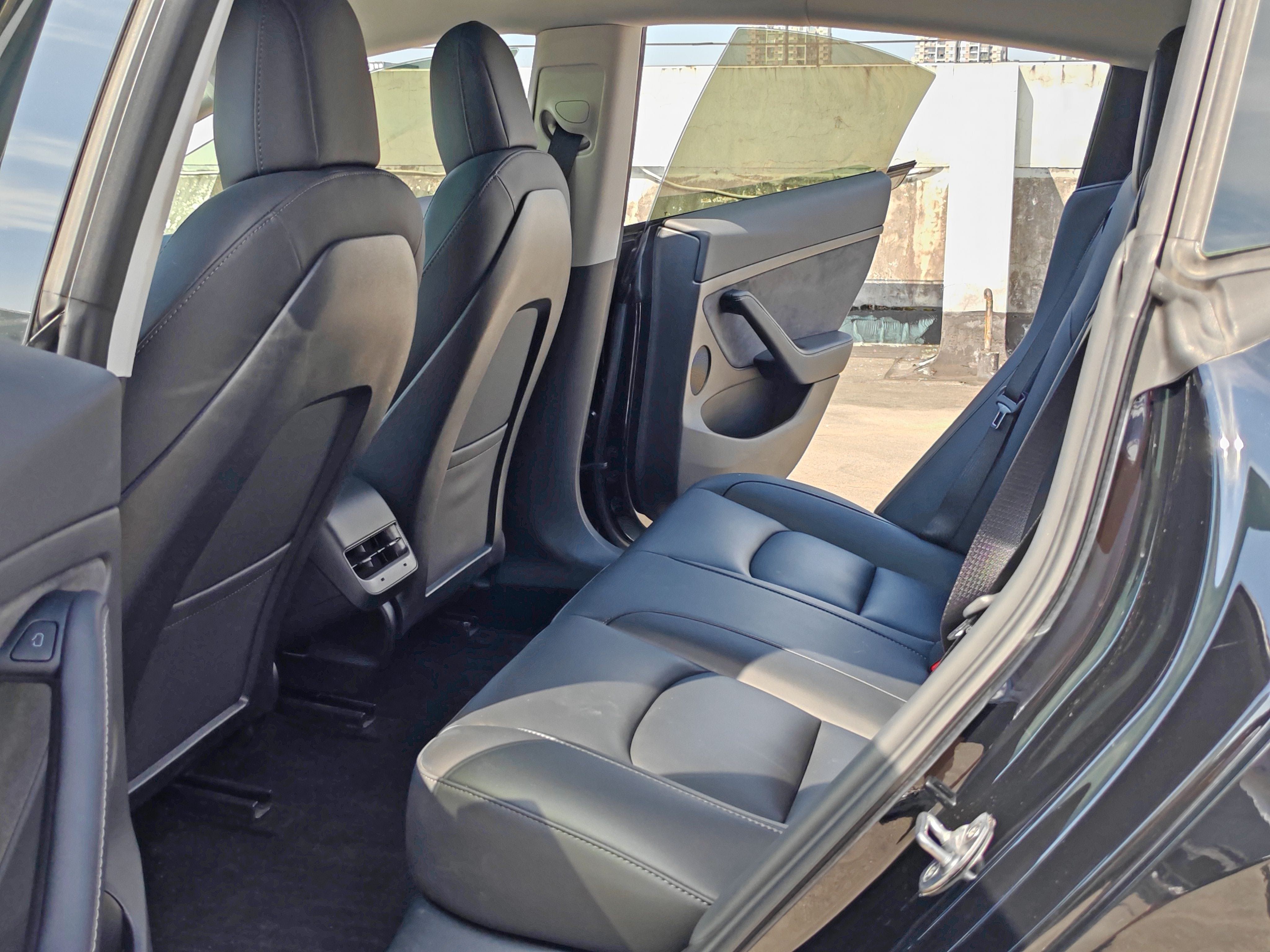 Tesla Model 3 2026 car image #7
