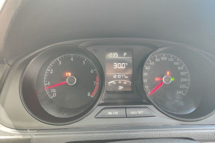 Volkswagen Lavida 2019 car image #12