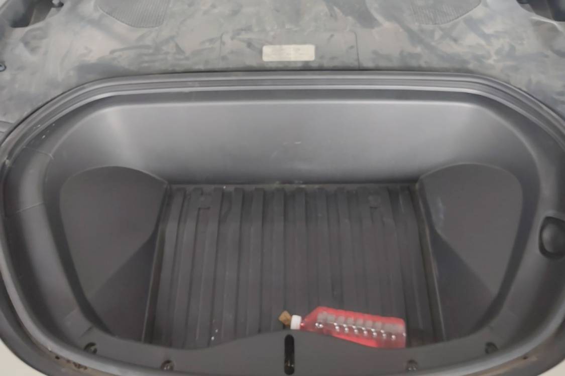 MI SU7 2024 imagen de coche #6