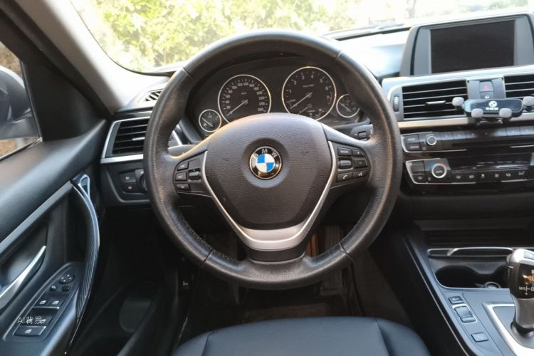 BMW 3 Series 2017 صورة سيارة #12