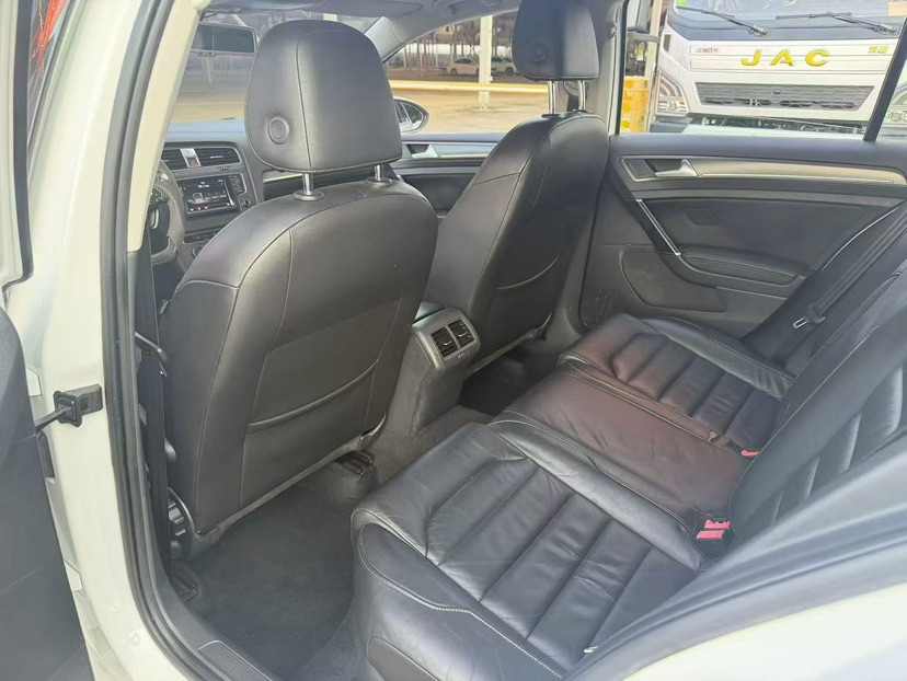 Volkswagen Golf 2014 car image #5