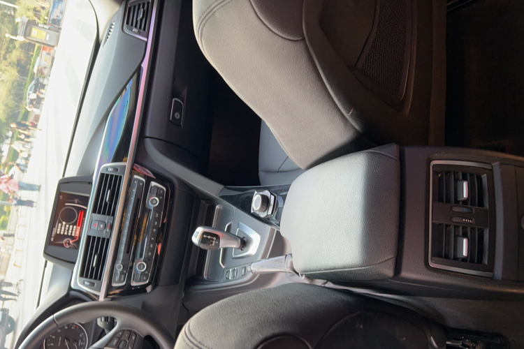 BMW 3 Series 2017 #26 BMW 3 Series 2017 immagine di auto #26