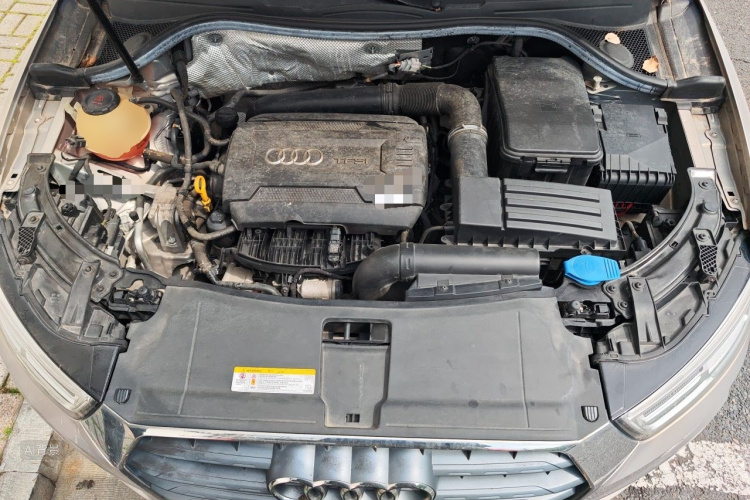 Audi Q3 2018 car image #22