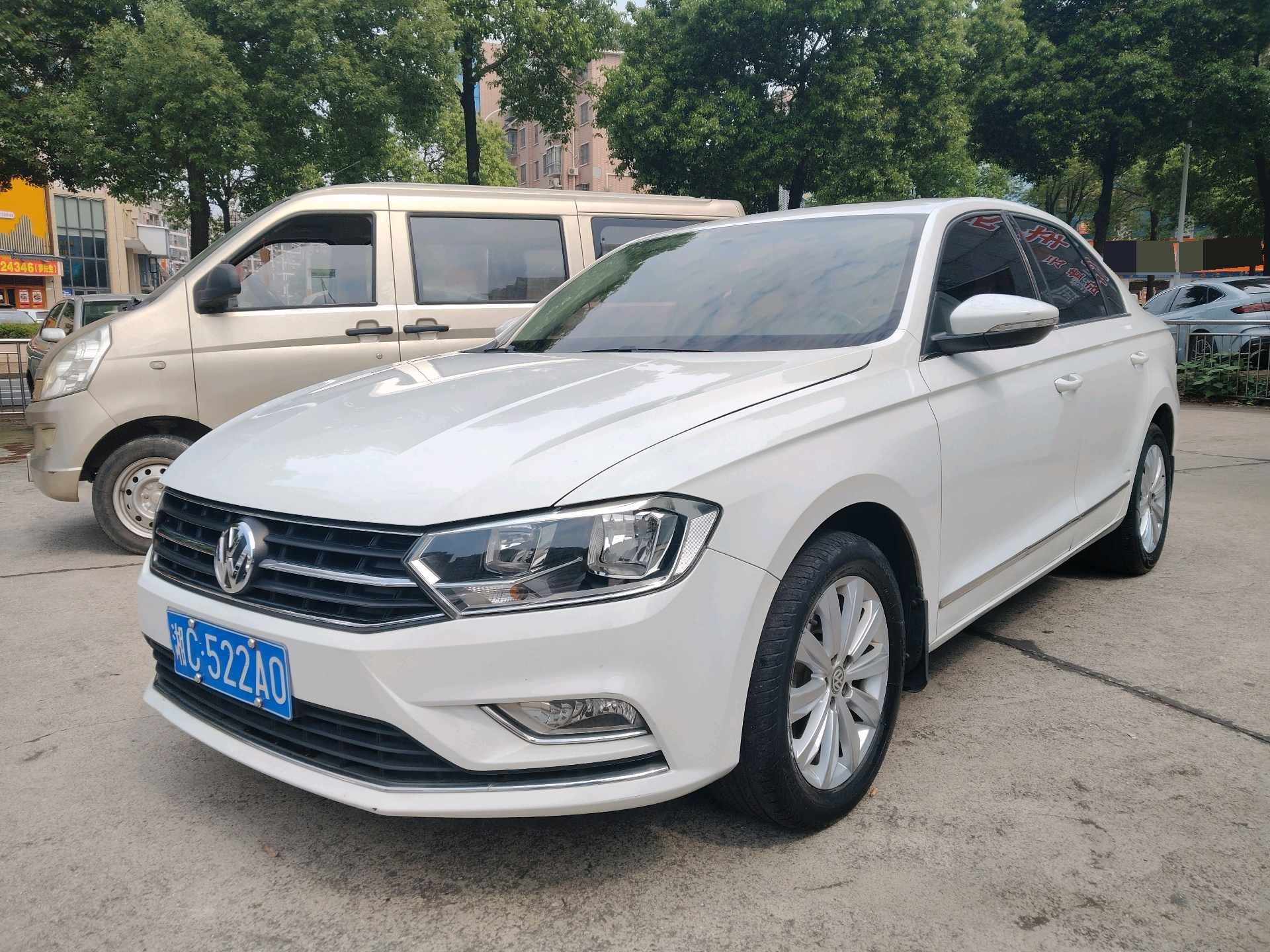 Volkswagen Bora 2016 car image 