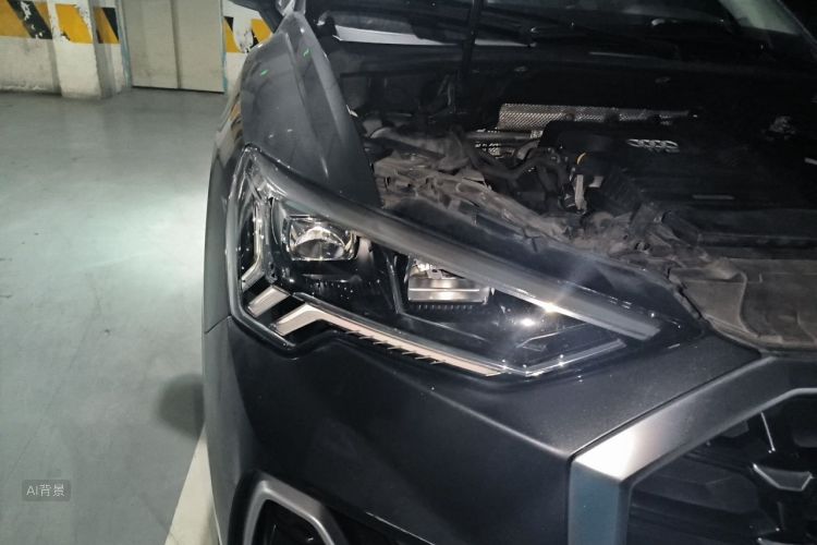 Audi Q3 2020 car image #8