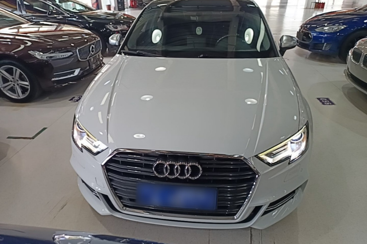Audi A3 2018 car image #3