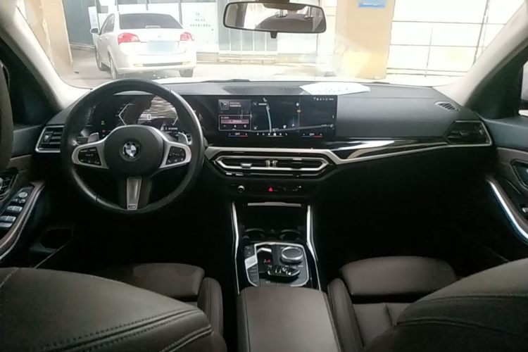 BMW 3 Series 2023 car image #10