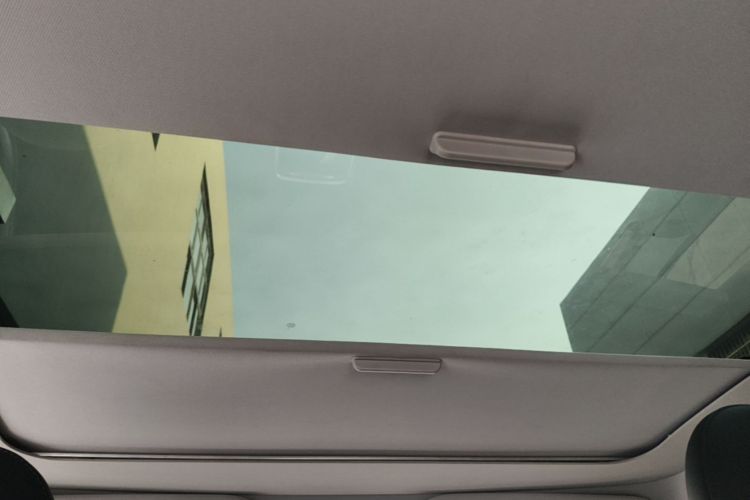 Tesla Model Y 2023 immagine di auto #20