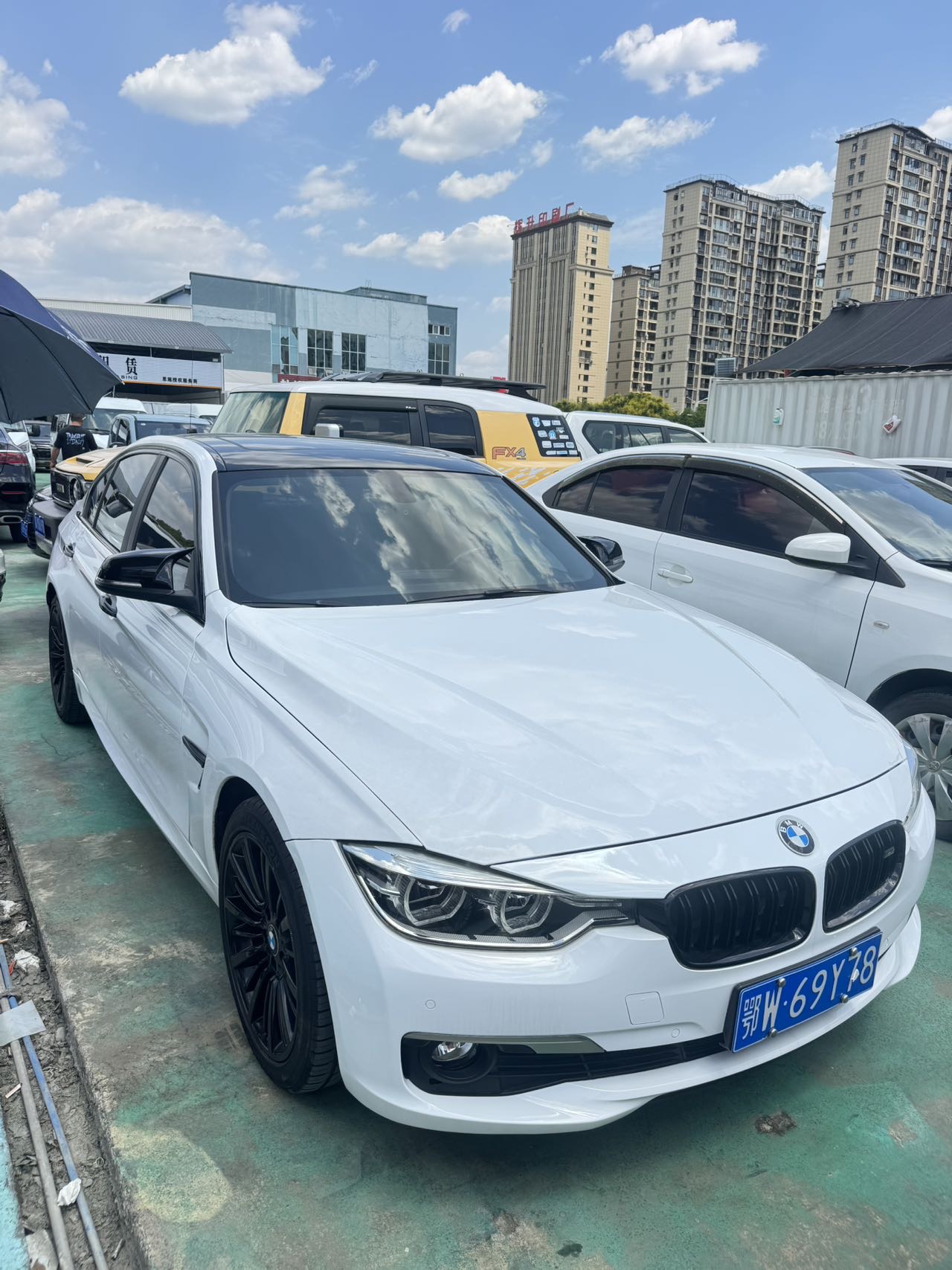 BMW 3 Series 2018 car image #3