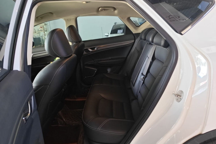 GEELY Emgrand GS 2017 car image #13