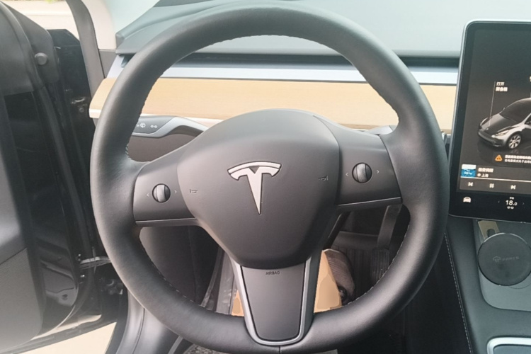 Tesla Model Y 2022 #11 Tesla Model Y 2022 car image #11