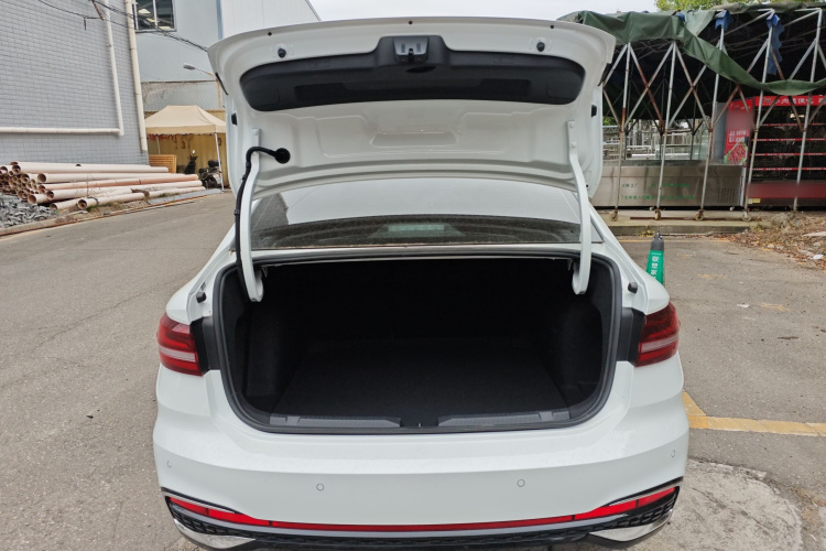Volkswagen Lavida 2025 car image #19