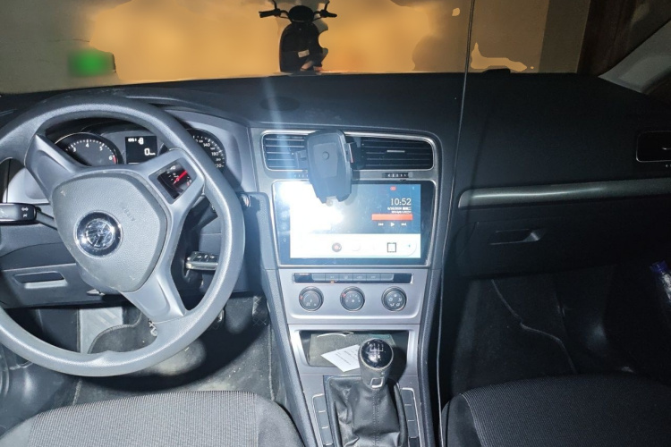 Volkswagen Golf 2015 car image #7