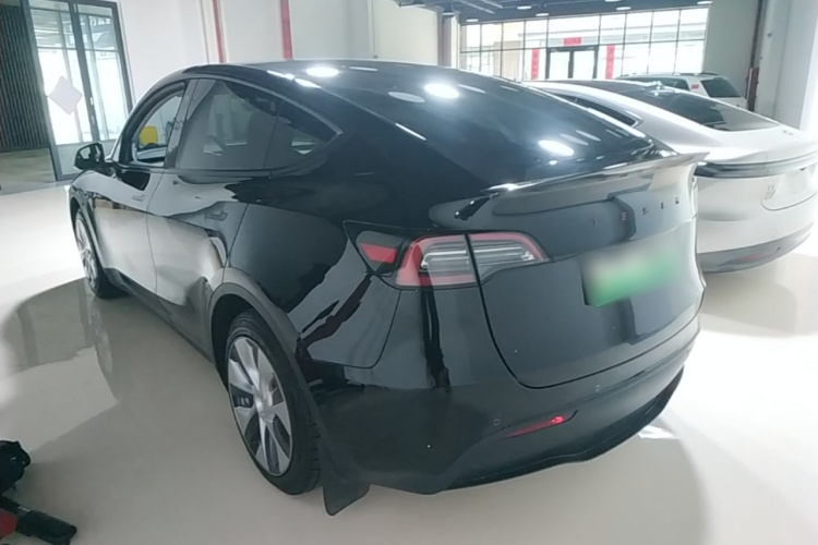 Tesla Model Y 2022 car image #5