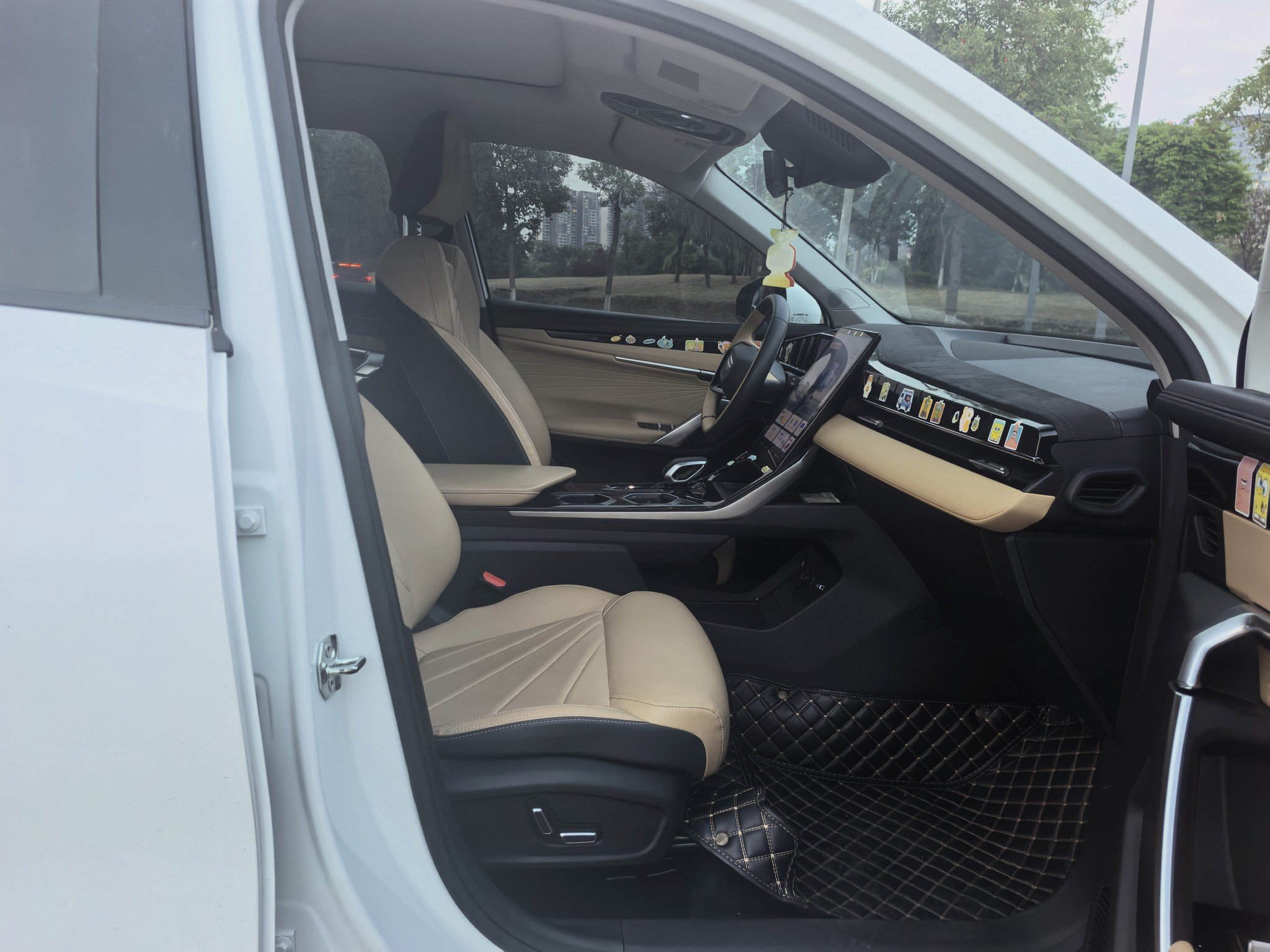 GEELY Boyue L 2023 #6 GEELY Boyue L 2023 immagine di auto #6