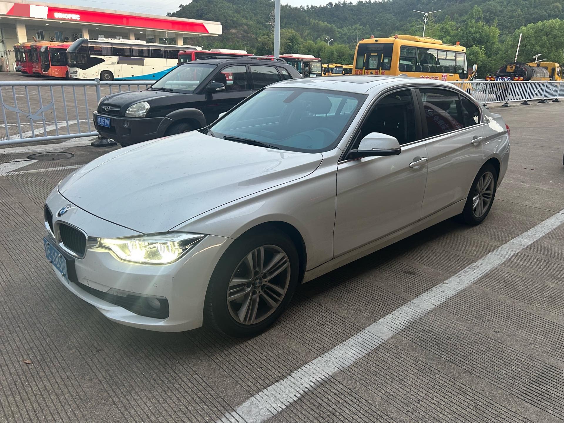 2017 2017 car image