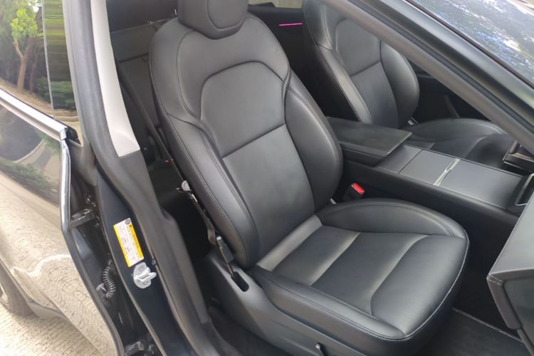 Tesla Model Y 2025 car image #24