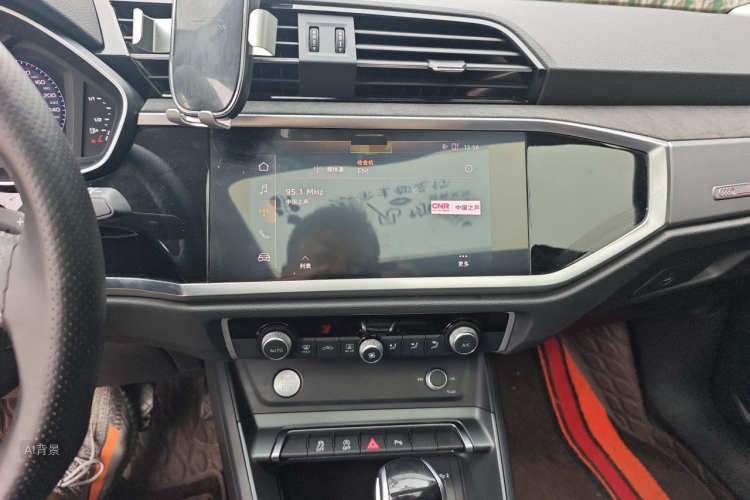 Audi Q3 2021 car image #15