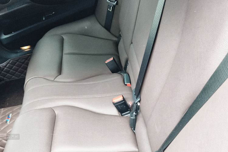 BMW 3 Series 2019 imagen de coche #19