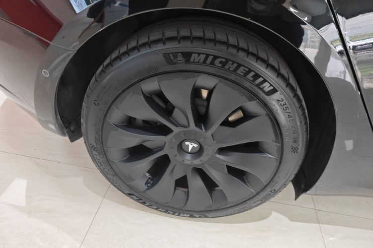 Tesla Model 3 2022 car image #10
