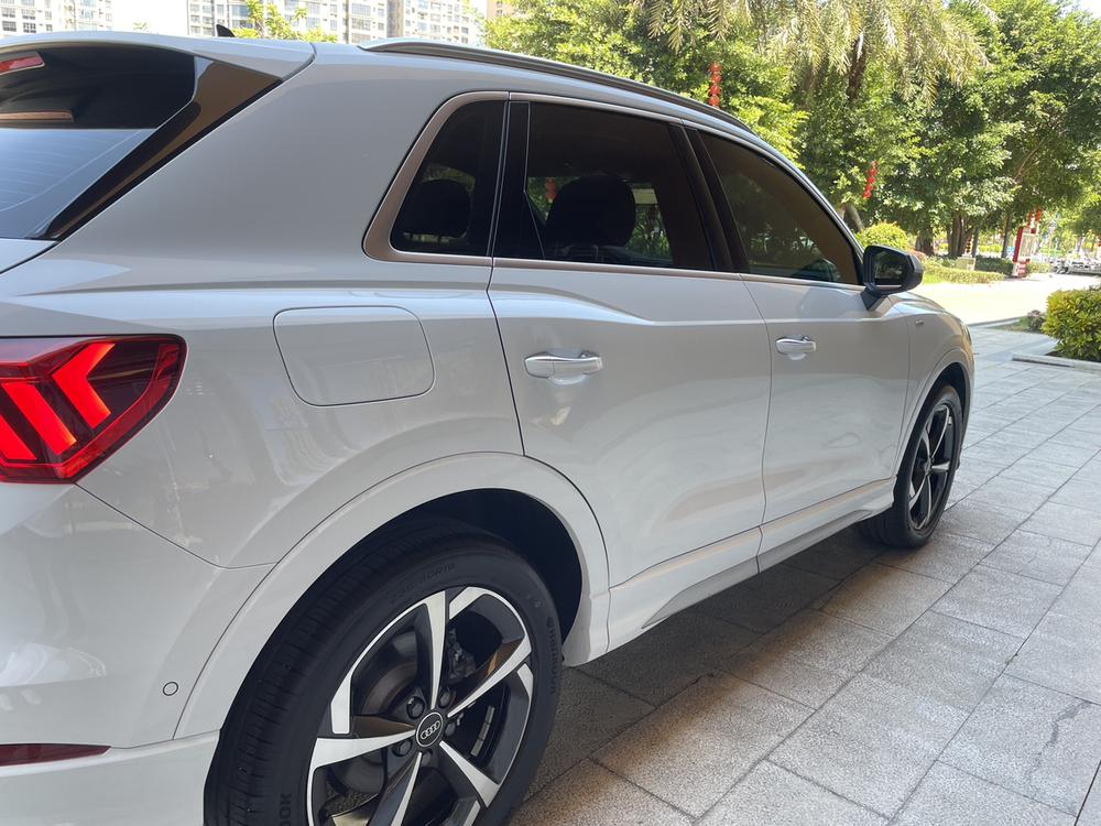 Audi Q3 2024 car image #10