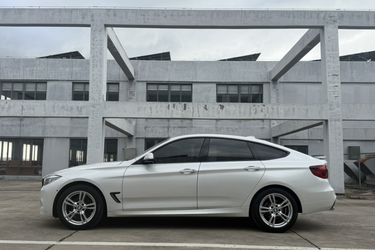 BMW 3 Series GT 2021 #5 BMW 3 Series GT 2021 car image #5