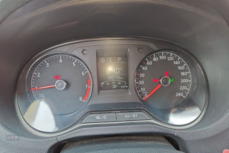 Volkswagen Polo 2019 car image #13