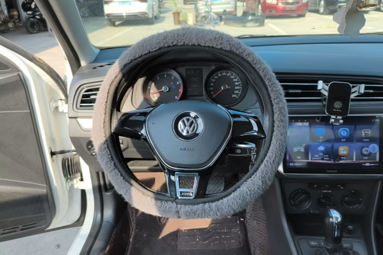 Volkswagen Lavida 2022 car image #11