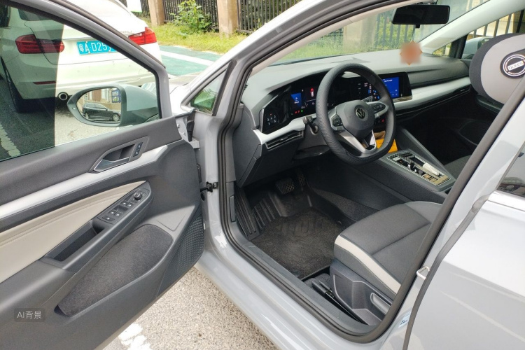 Volkswagen Golf 2024 car image #18