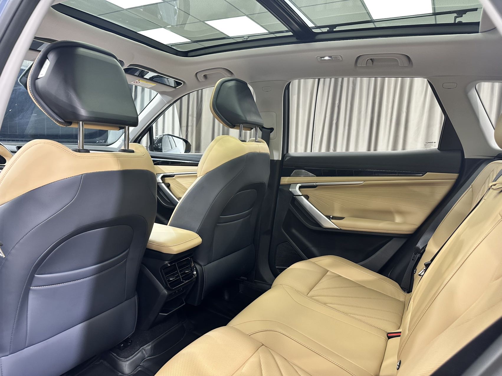 GEELY Boyue L 2022 car image #5
