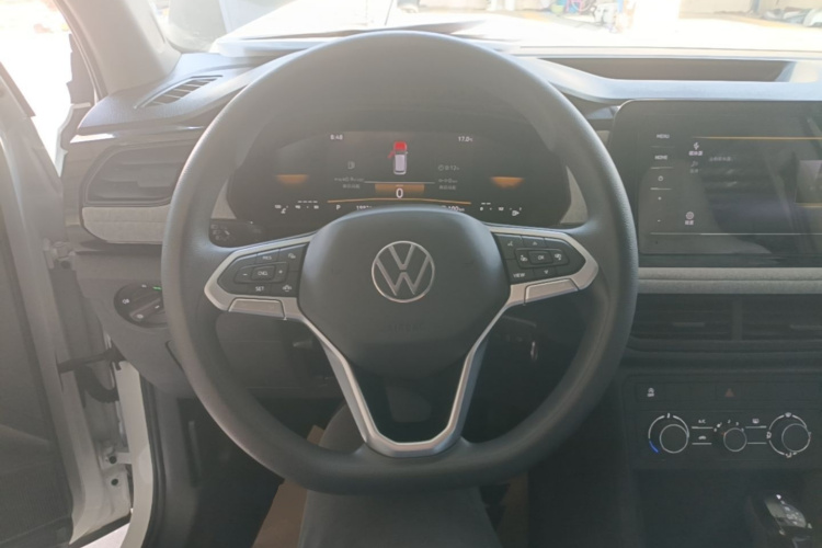 Volkswagen Tharu 2024 car image #11